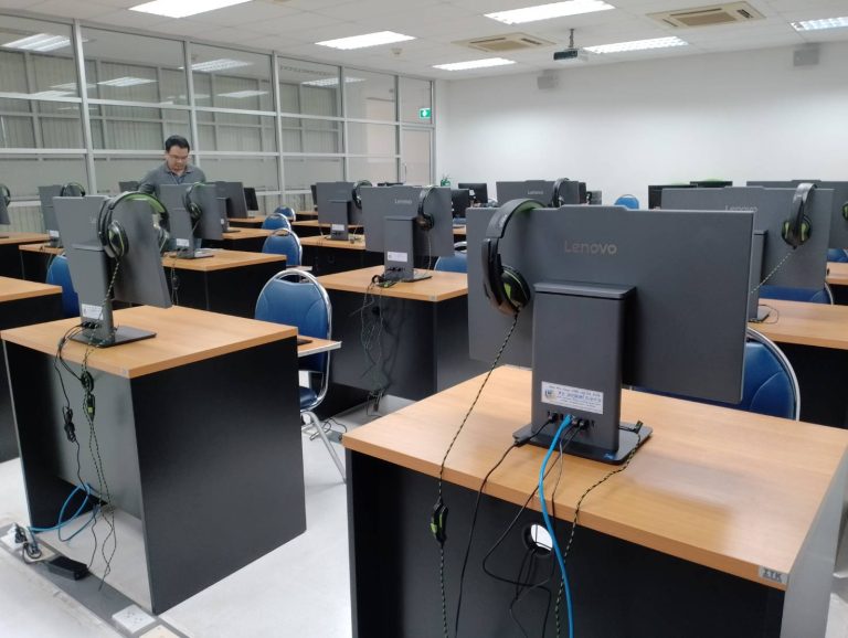 ติดตั้งคอมพิวเตอร์ All in One 15 เครื่อง คณะเศรษฐศาสตร์ ม.อ. ภาพที่ 3